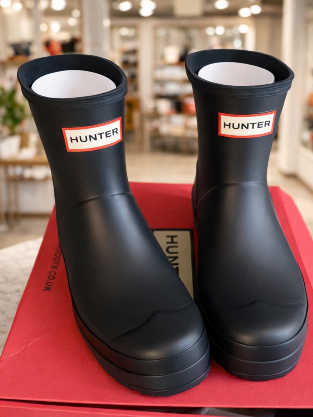 NIB PLAY Short Rain Boots by Hunter in Black, Size: 9